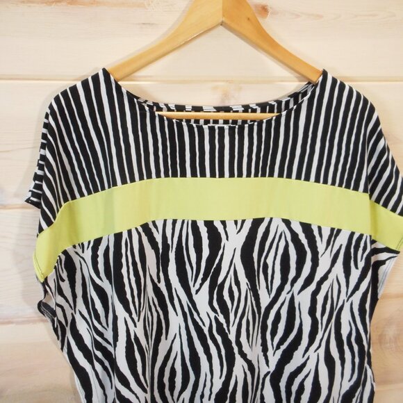 Chico’s Size 3 Women's size XL Zebra Striped Top Black White Lime Stretch Knit - Picture 2 of 10